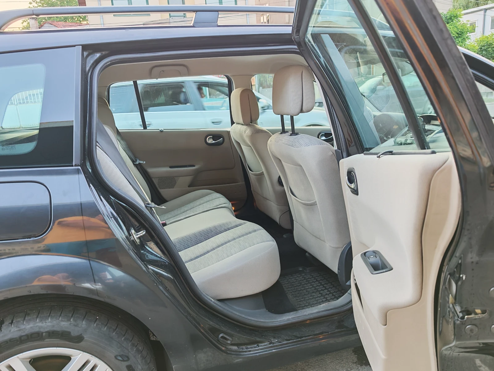 Renault Megane 1.5dci 110ps. Kombi, снимка 11 - Автомобили и джипове - 54991002