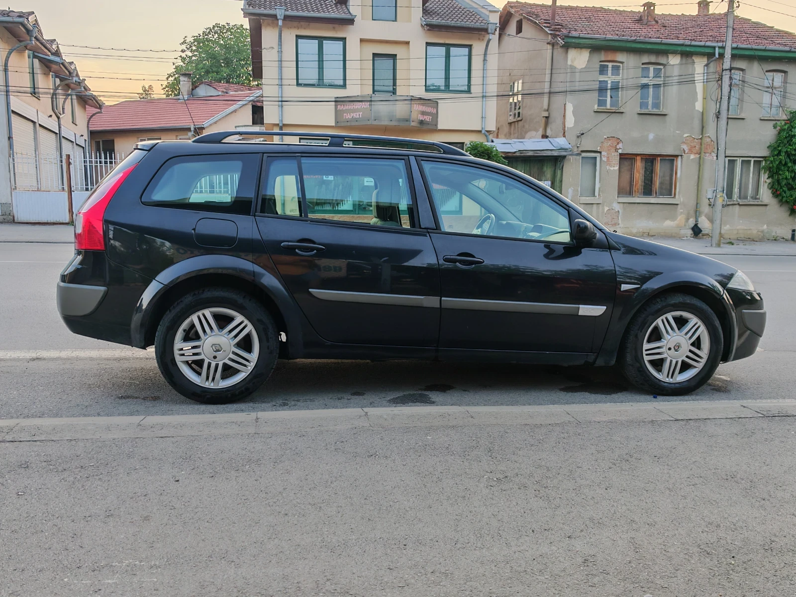 Renault Megane 1.5dci 110ps. Kombi, снимка 6 - Автомобили и джипове - 54991002
