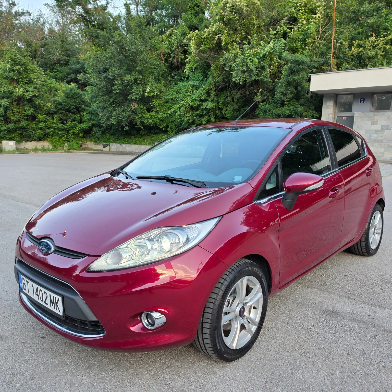 Ford Fiesta 1.4TDCI  ОБСЛУЖЕНА, снимка 15 - Автомобили и джипове - 55001647