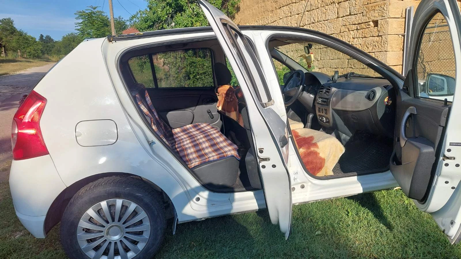 Dacia Sandero, снимка 11 - Автомобили и джипове - 55314531