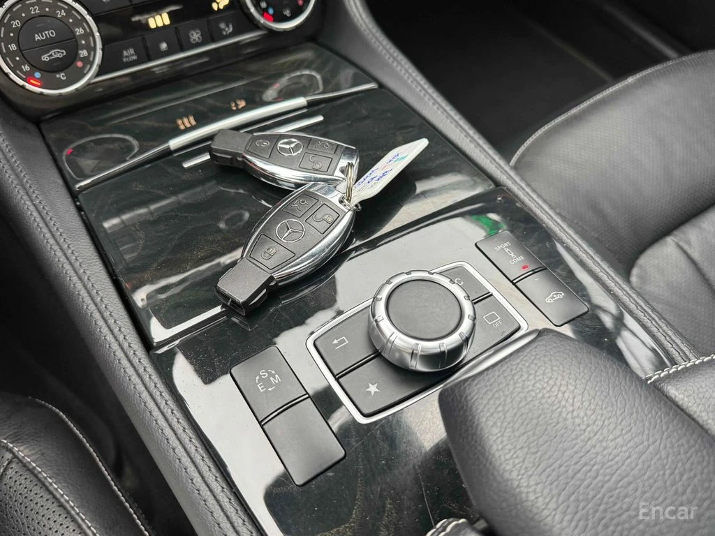 Mercedes-Benz CLS 400 AMG PACK* ПОДГРЕВ* ОБДУХВАНЕ* 360 CAM* KEYLESS* , снимка 13 - Автомобили и джипове - 55350456