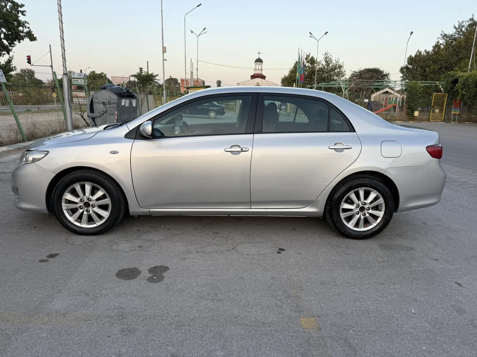 Toyota Corolla 2.0 D4D, снимка 7 - Автомобили и джипове - 56446277