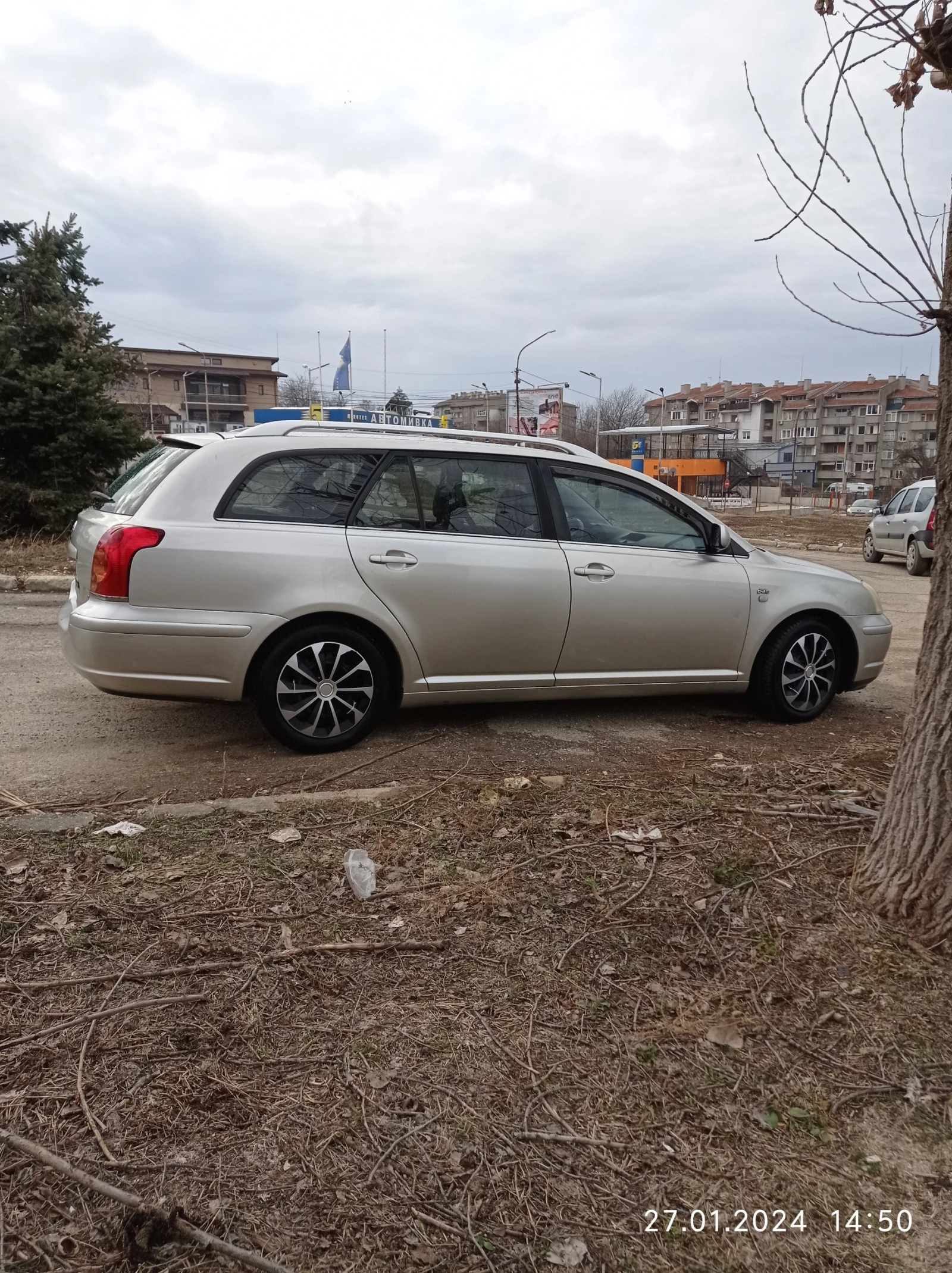 Toyota Avensis, снимка 2 - Автомобили и джипове - 56517375