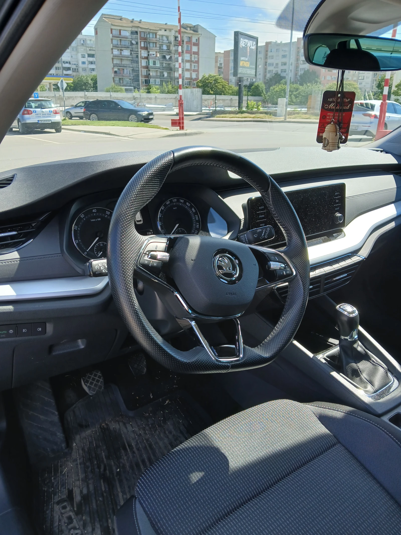 Skoda Octavia 1, 5 TSI, снимка 2 - Автомобили и джипове - 56636247
