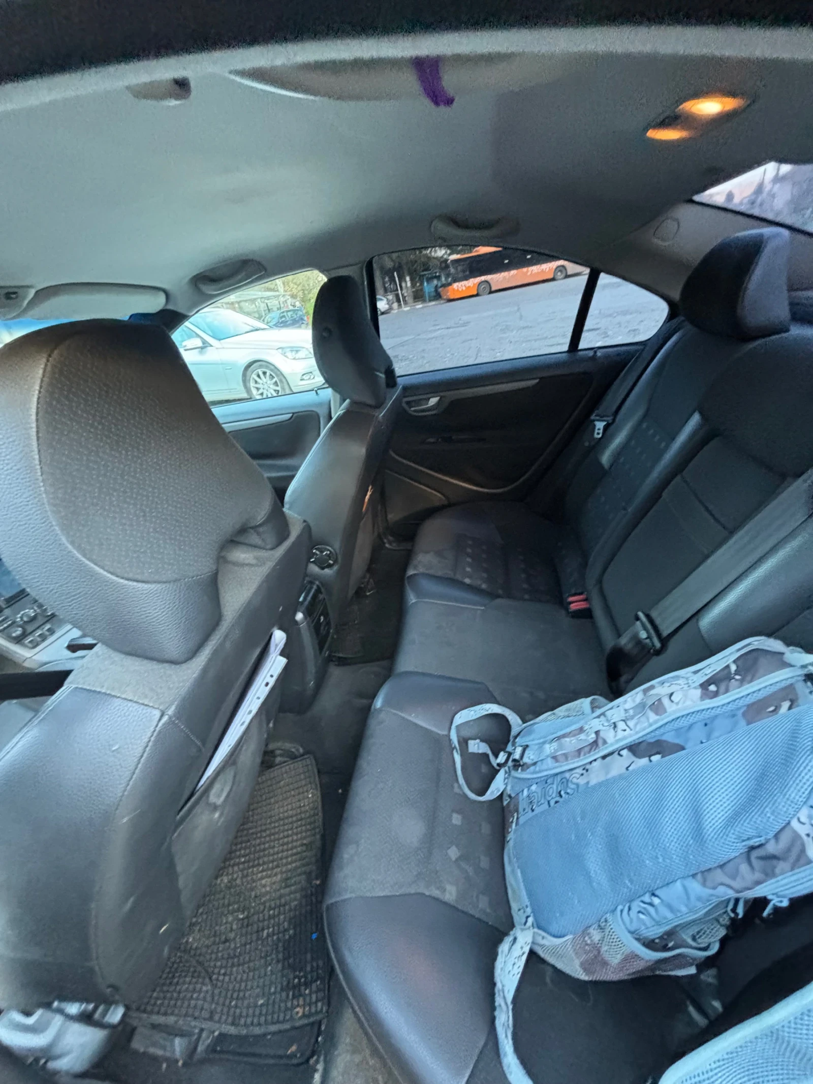 Volvo S60 Фабричен метан , снимка 8 - Автомобили и джипове - 56638579