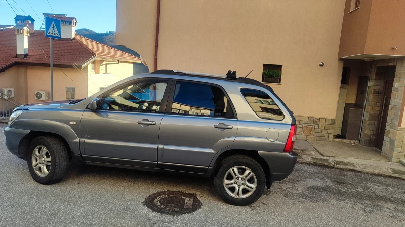 Kia Sportage, снимка 2 - Автомобили и джипове - 47538079