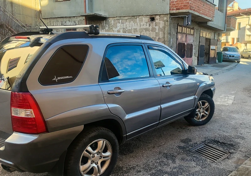 Kia Sportage, снимка 6 - Автомобили и джипове - 47538079