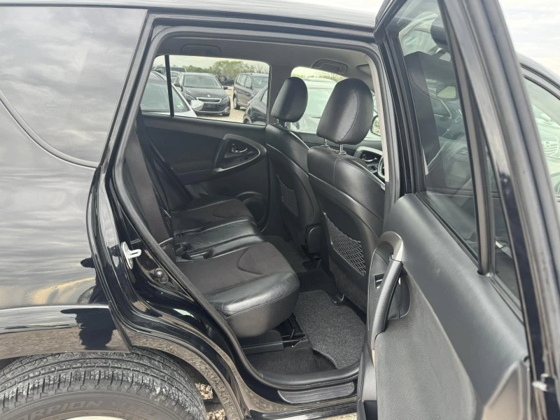 Toyota Rav4 2.2D-CAT 150ks, снимка 14 - Автомобили и джипове - 49753187