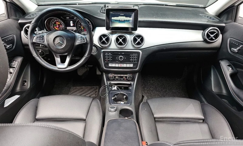 Mercedes-Benz GLA 220, снимка 7 - Автомобили и джипове - 53262627