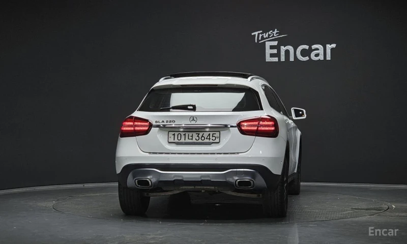 Mercedes-Benz GLA 220, снимка 4 - Автомобили и джипове - 53262627