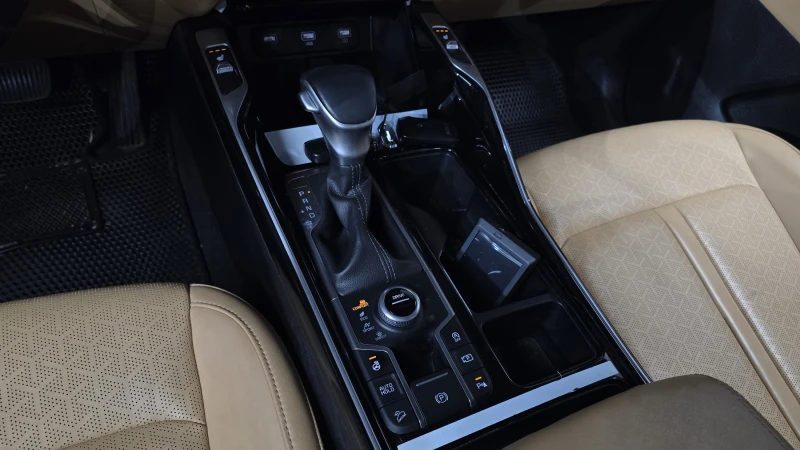 Kia Sorento 2.2CRDI/4x4/Пълна сервизна !!!, снимка 9 - Автомобили и джипове - 53373432