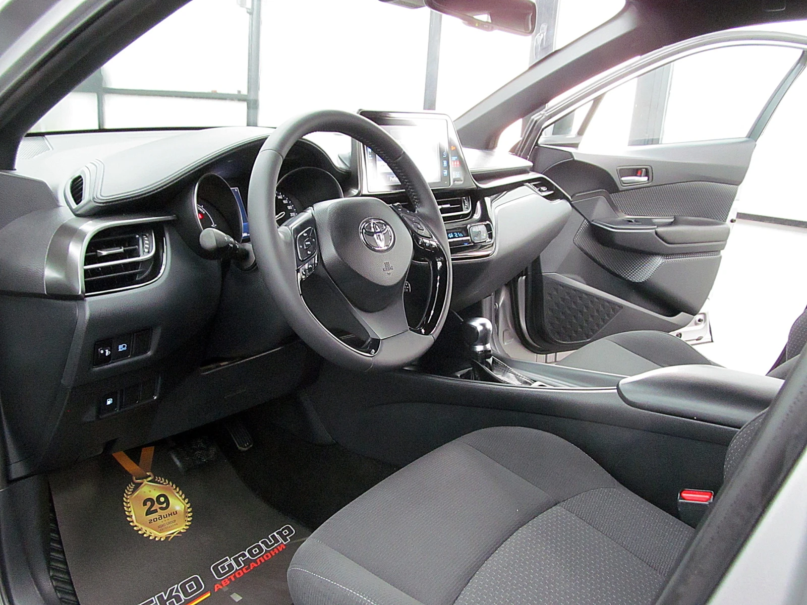 Toyota C-HR  HYBRID/ KEYLESSGO/ КАМЕРА /BIXENON/СОБСТВЕН ЛИ-Г - изображение 10