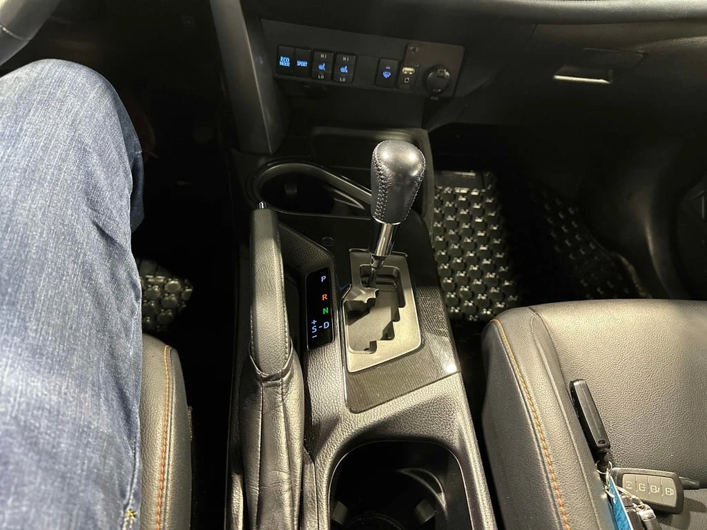 Toyota Rav4 * SE * CARFAX *    | Mobile.bg   9