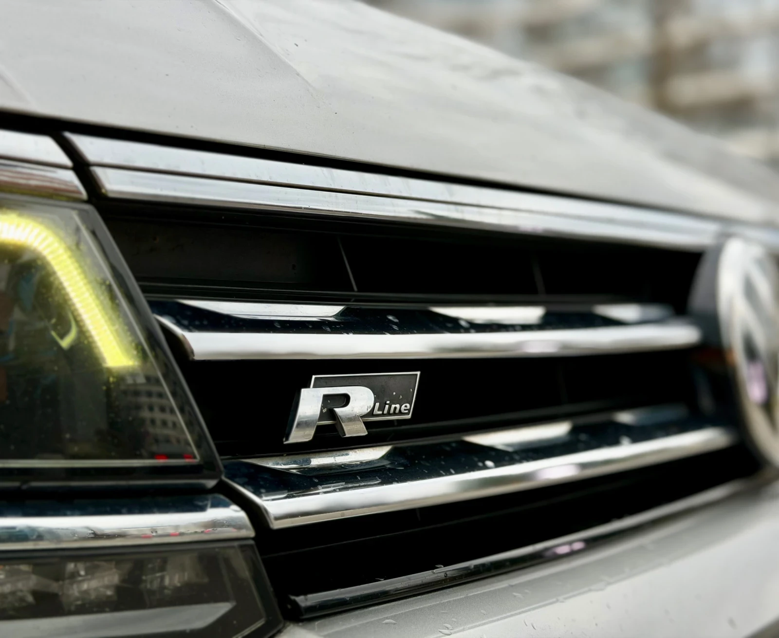 VW Tiguan R-Line , снимка 6 - Автомобили и джипове - 53923350