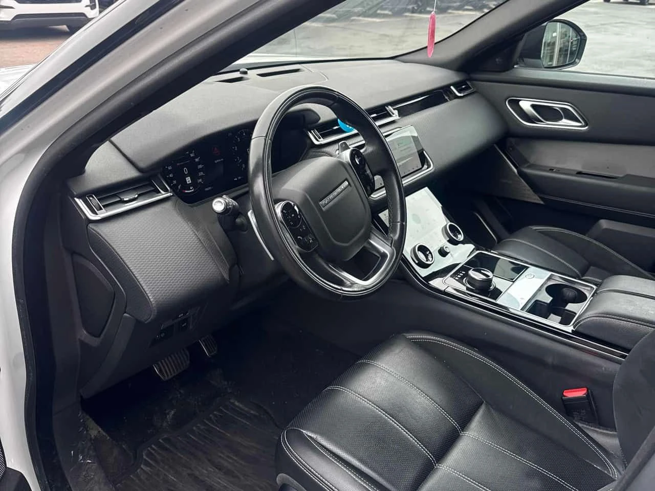 Land Rover Range Rover Velar * R Dynamic SE * CARFAX * ЦЕНА ДО БГ, снимка 7 - Автомобили и джипове - 55510234