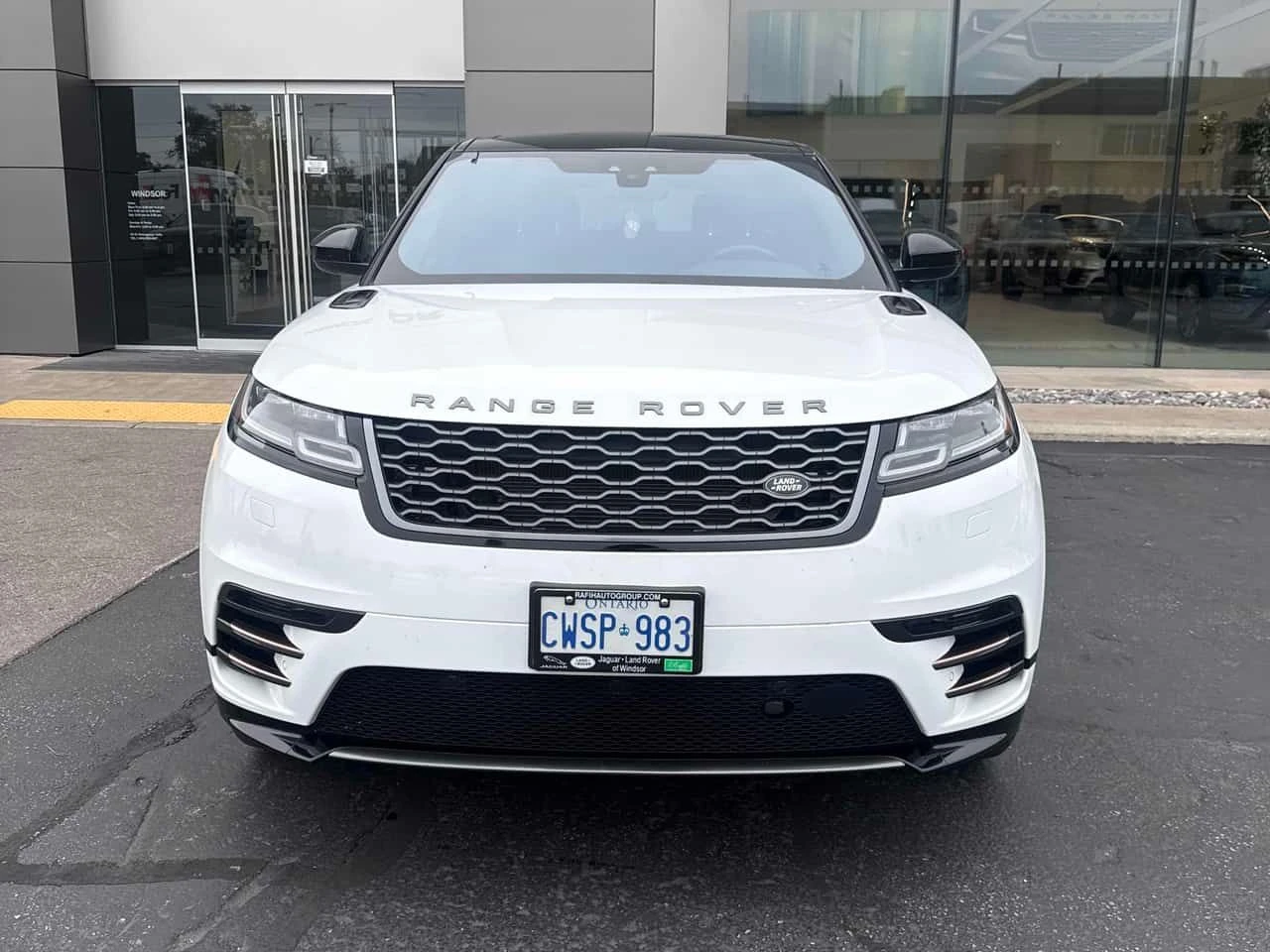 Land Rover Range Rover Velar * R Dynamic SE * CARFAX * ЦЕНА ДО БГ, снимка 3 - Автомобили и джипове - 55510234