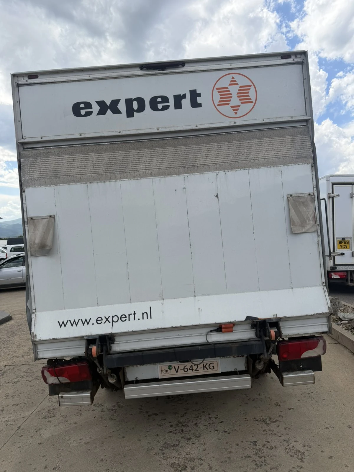 Mercedes-Benz Sprinter 513 Фургон/Падащ борд, снимка 4 - Бусове и автобуси - 54549782
