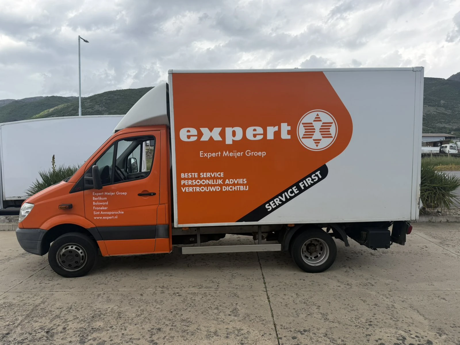 Mercedes-Benz Sprinter 513 Фургон/Падащ борд, снимка 2 - Бусове и автобуси - 54549782