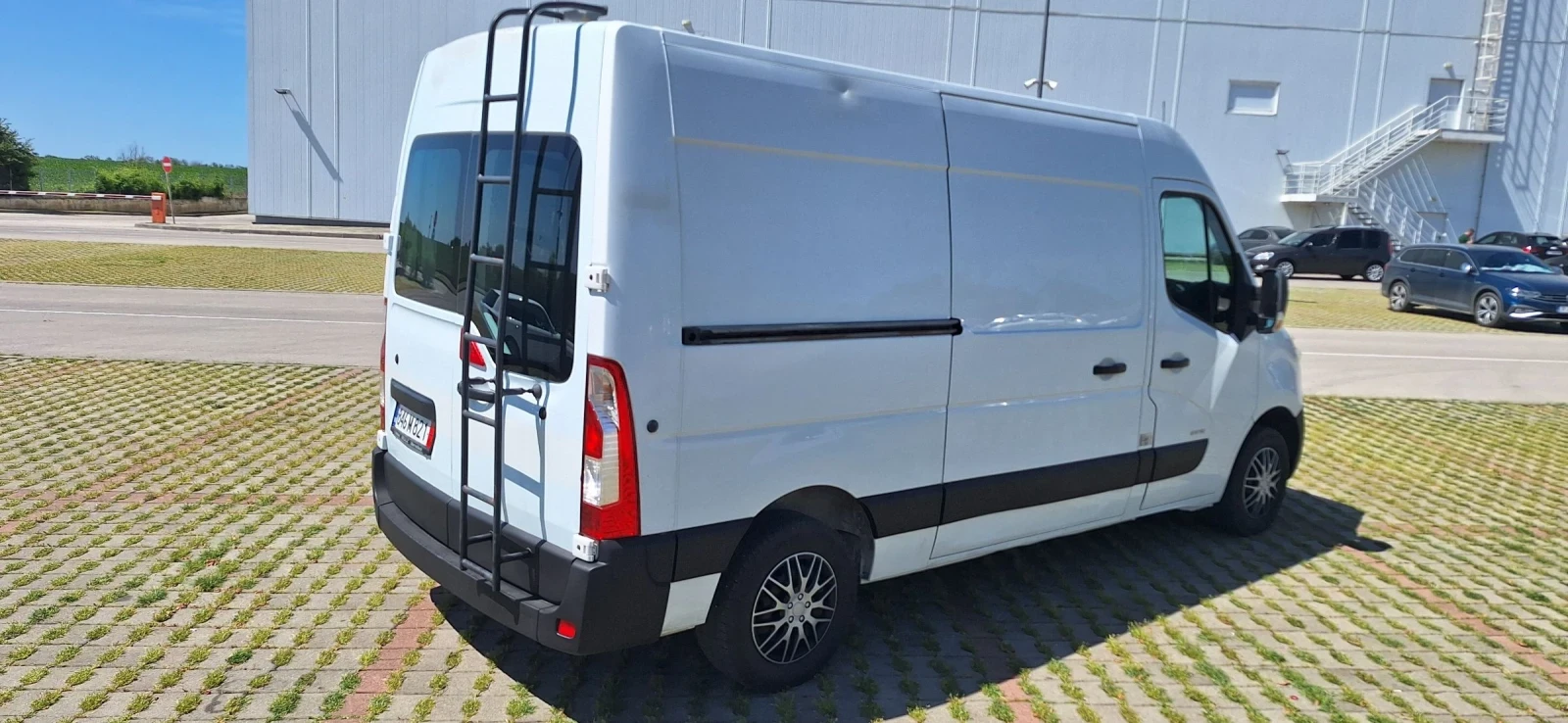 Opel Movano 2, 3 dci климатик!!!, снимка 8 - Бусове и автобуси - 54719615