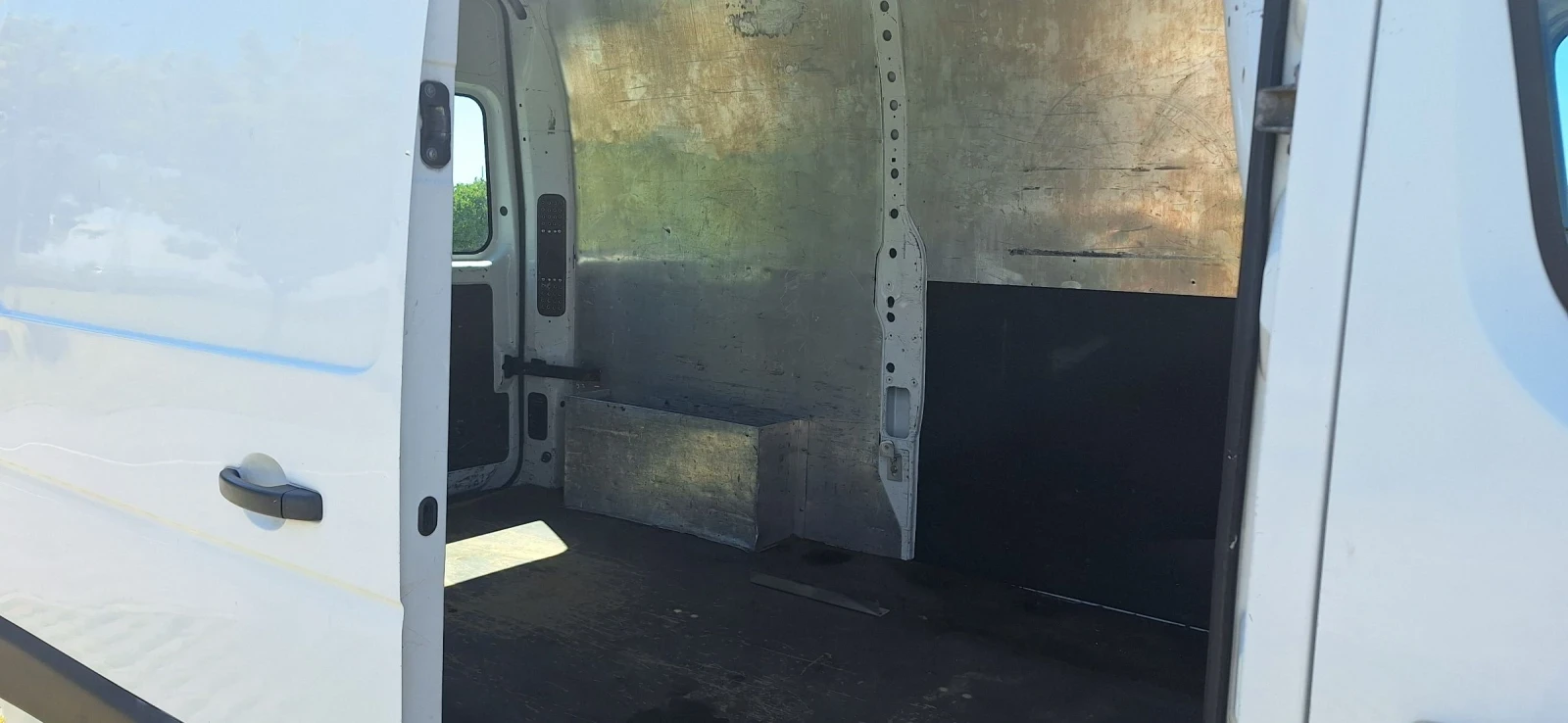 Opel Movano 2, 3 dci климатик!!!, снимка 16 - Бусове и автобуси - 54719615