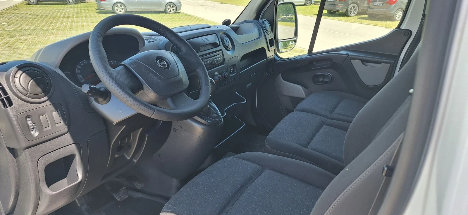 Opel Movano 2, 3 dci климатик!!!, снимка 14 - Бусове и автобуси - 54719615