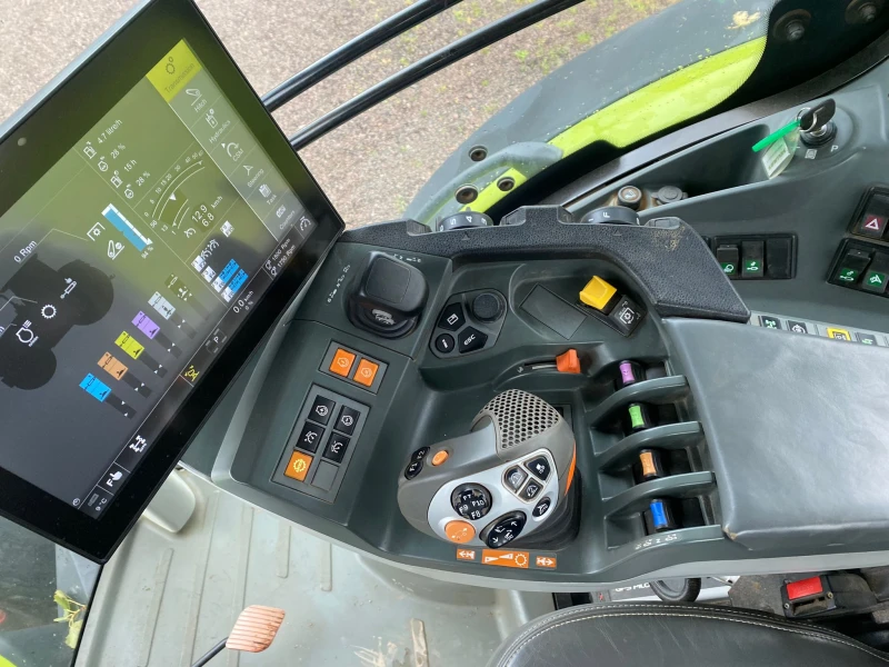 Трактор Claas Axion 930 лизинг 3139 часа, снимка 7 - Селскостопанска техника - 52334584