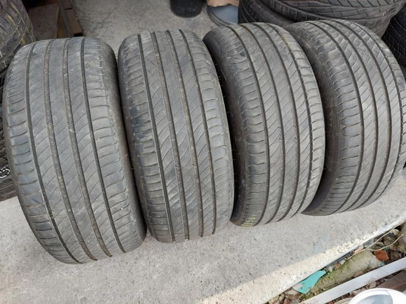 Гуми Летни 225/45R17, снимка 1 - Гуми и джанти - 36274751