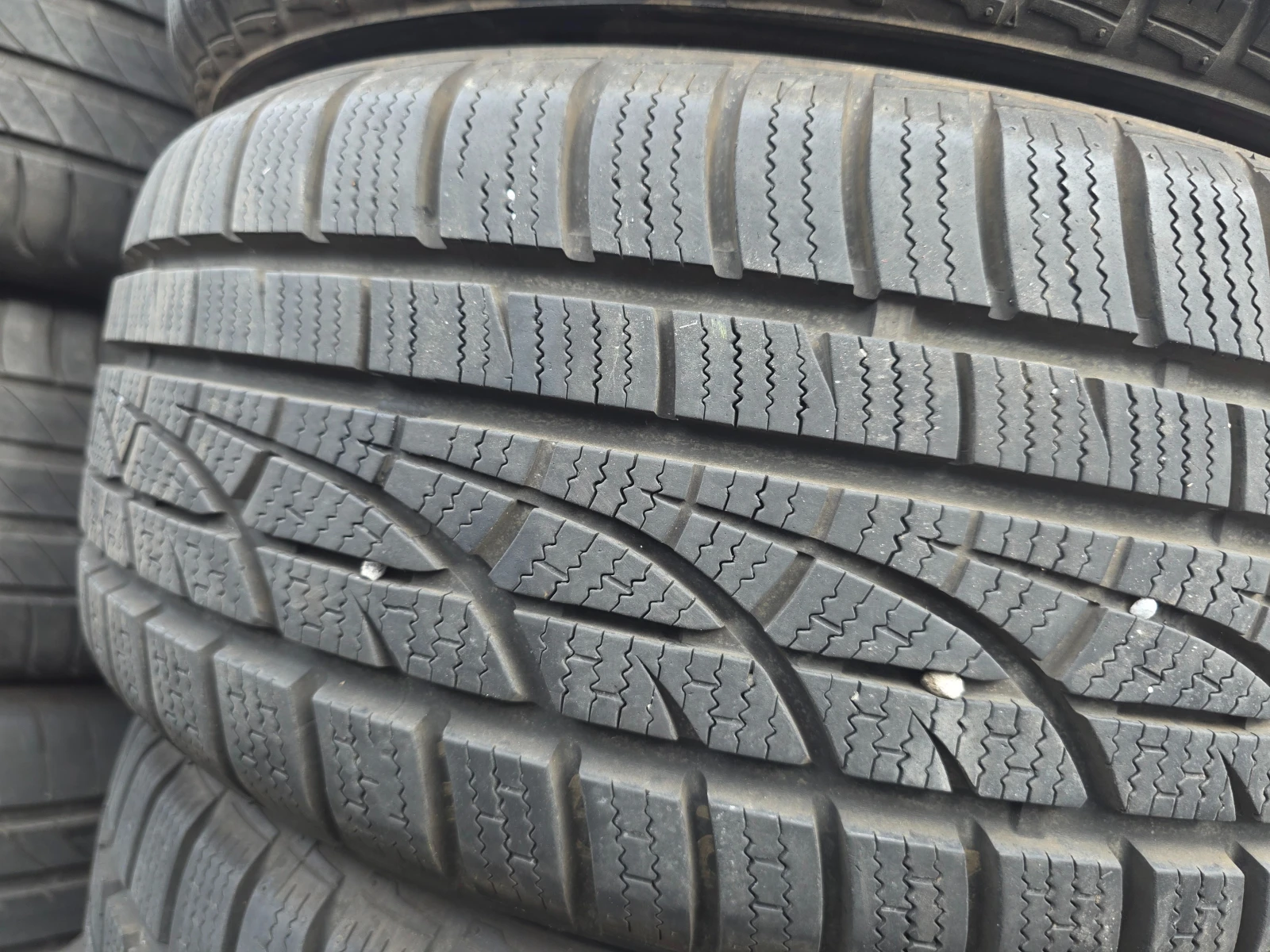 Гуми Зимни 205/50R15, снимка 2 - Гуми и джанти - 54734926