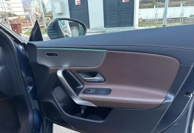 Mercedes-Benz CLA 180 ПЕРФЕКТЕН!/ Ambient light / FULL екстри , снимка 9