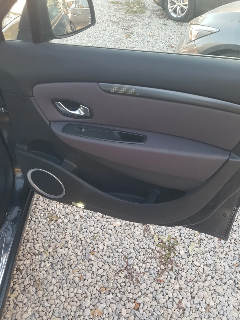 Renault Scenic 1.9DCI, снимка 13 - Автомобили и джипове - 48048507