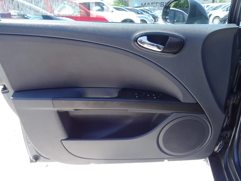Seat Leon 1.6i 102kc 5вр. Style (MY09), снимка 8 - Автомобили и джипове - 50767911