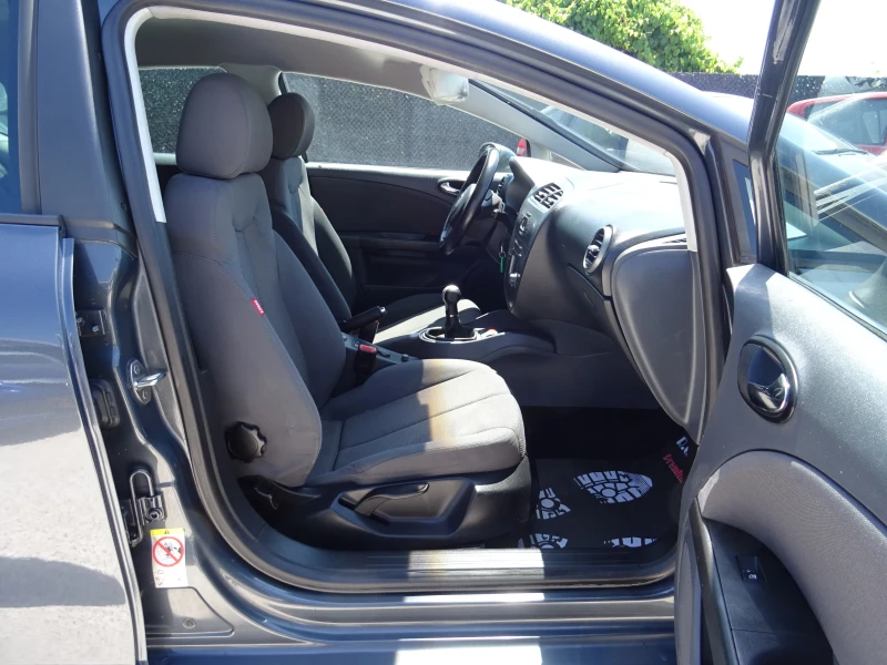 Seat Leon 1.6i 102kc 5вр. Style (MY09), снимка 15 - Автомобили и джипове - 50767911