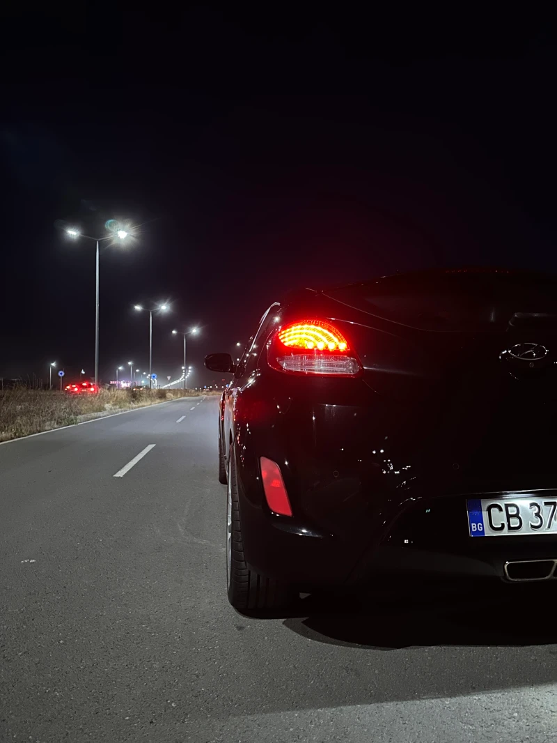 Hyundai Veloster , снимка 10 - Автомобили и джипове - 52387608