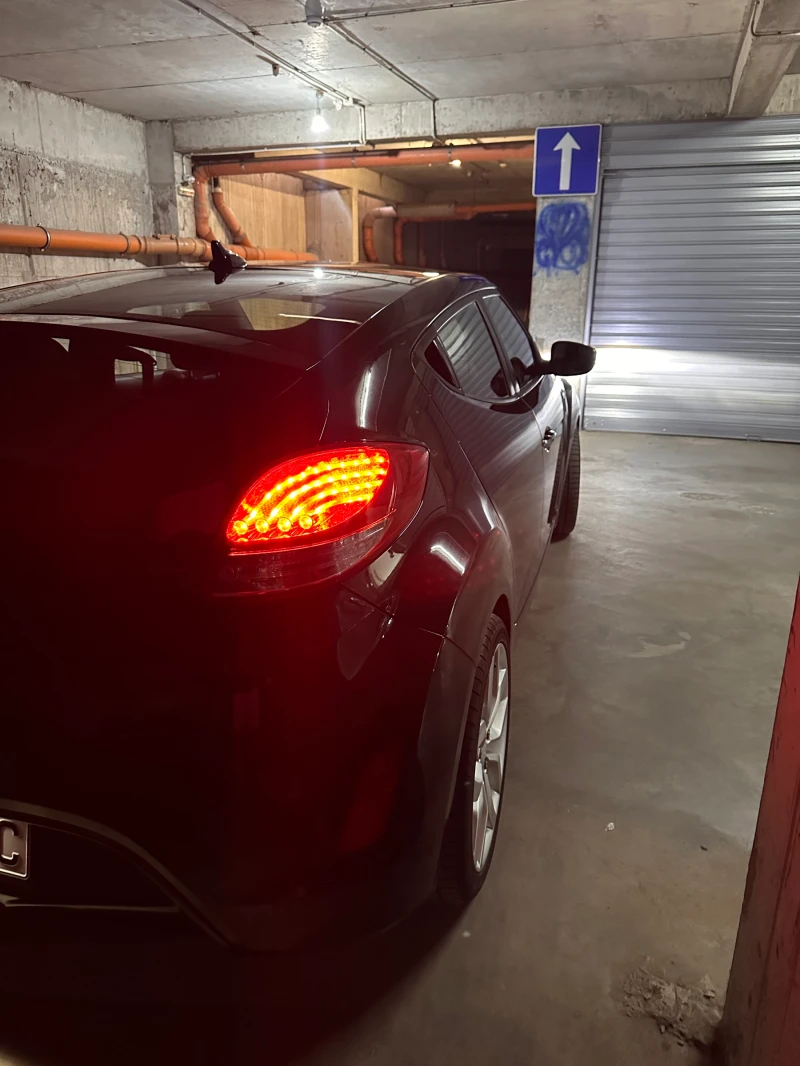 Hyundai Veloster , снимка 4 - Автомобили и джипове - 52387608