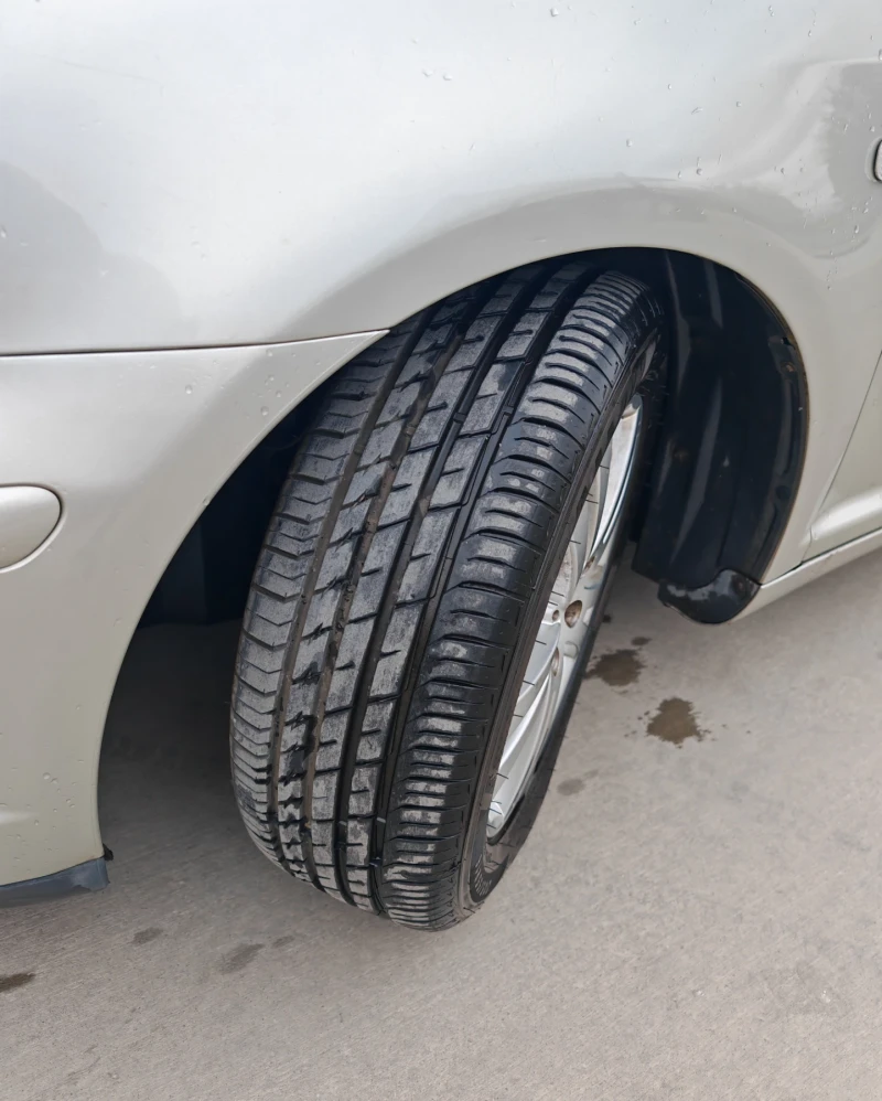 Toyota Avensis, снимка 6 - Автомобили и джипове - 51853832