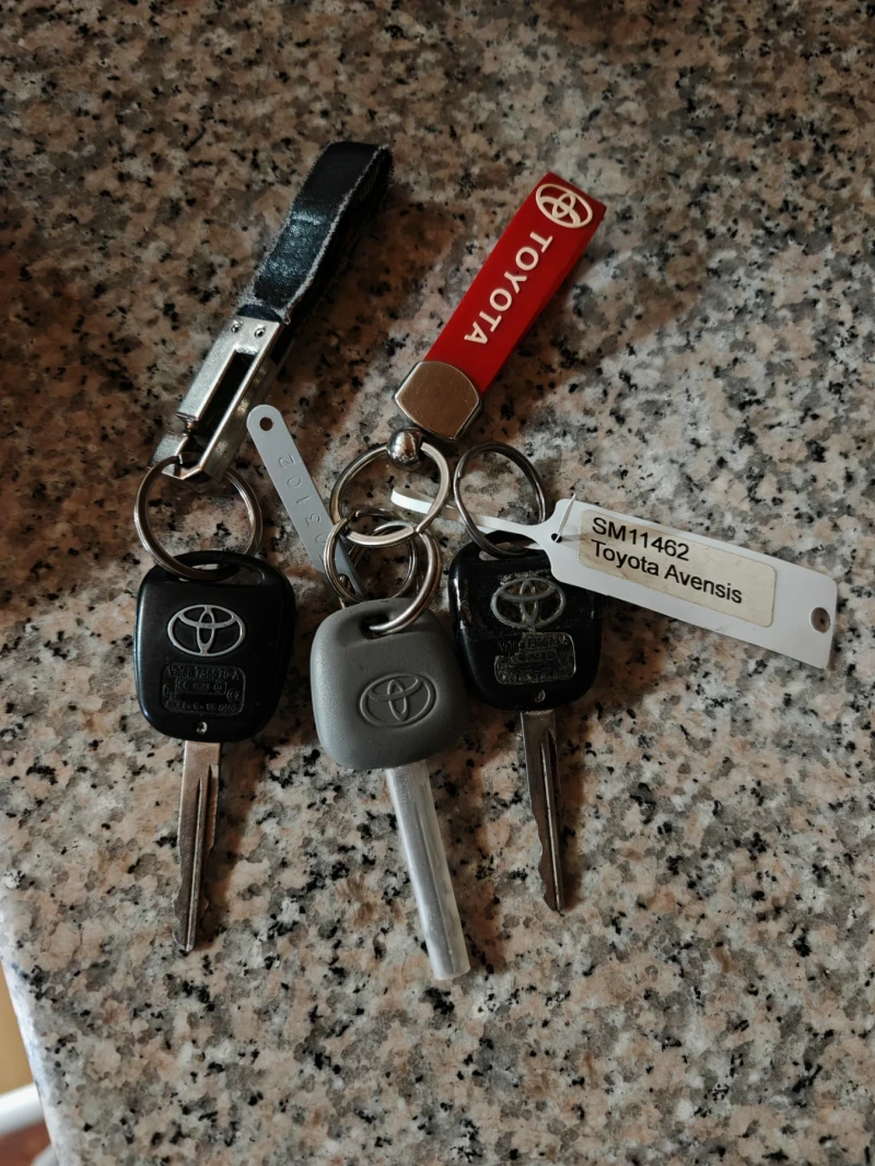 Toyota Avensis, снимка 9 - Автомобили и джипове - 51853832