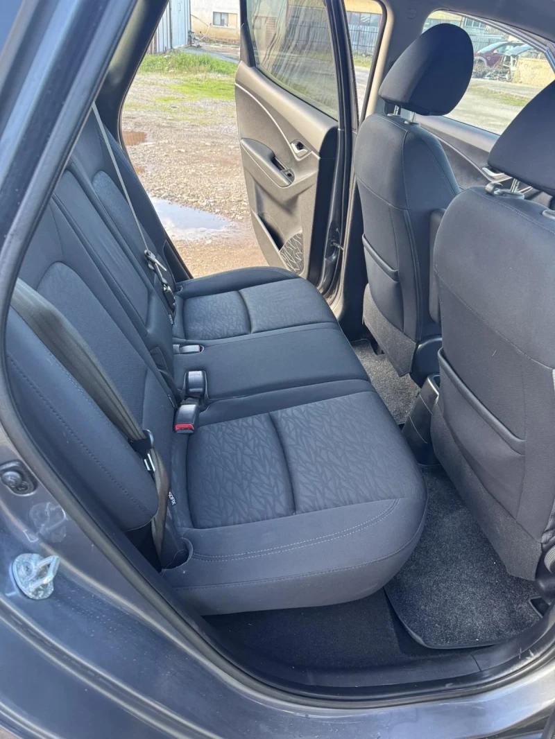 Hyundai Ix20 1.4CRDi, снимка 9 - Автомобили и джипове - 52844587