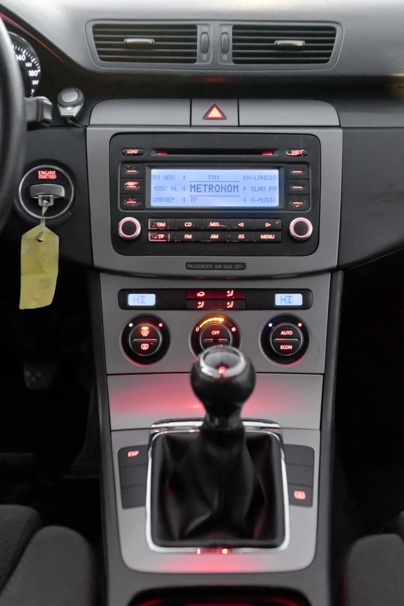 VW Passat 2.0tdi 6sk Top, снимка 16 - Автомобили и джипове - 53114954