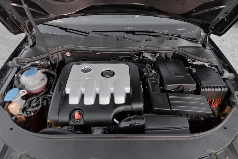 VW Passat 2.0tdi 6sk Top, снимка 17 - Автомобили и джипове - 53114954
