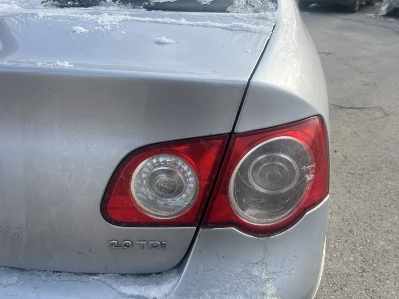 VW Passat B6 2.0 TDI AutomaticDSG, снимка 5 - Автомобили и джипове - 53143342