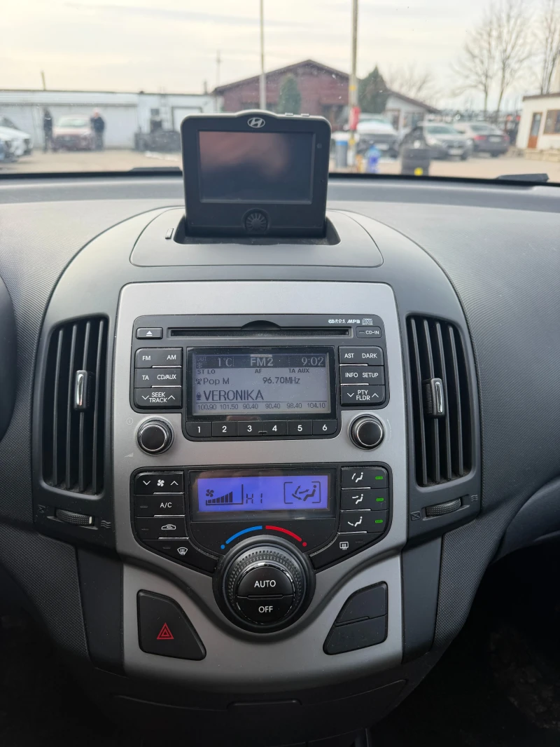 Hyundai I30 1.6i NAVI EURO 4, снимка 12 - Автомобили и джипове - 53354216