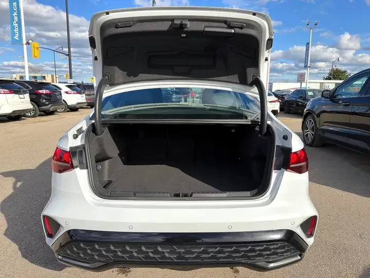 Audi A3 40 Progressiv* QUATTRO * S Line Sport Pckg, снимка 9 - Автомобили и джипове - 54995528