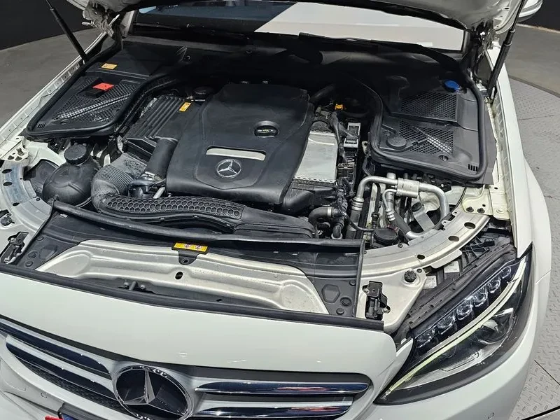 Mercedes-Benz C 200 Avantgarde, снимка 6 - Автомобили и джипове - 55739872