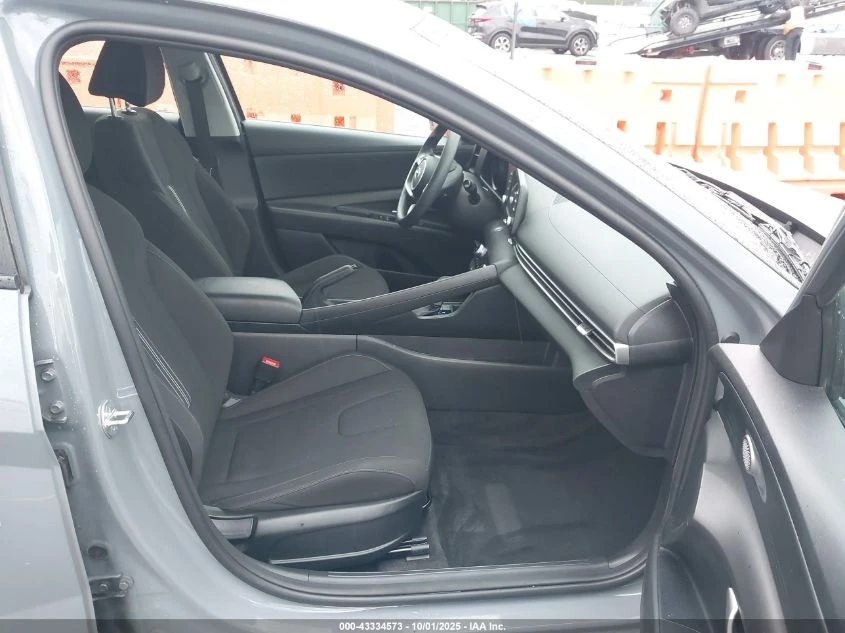 Hyundai Elantra 2.0L I-4 DOHC, VVT, 147HP Front Wheel Drive | Mobile.bg   11