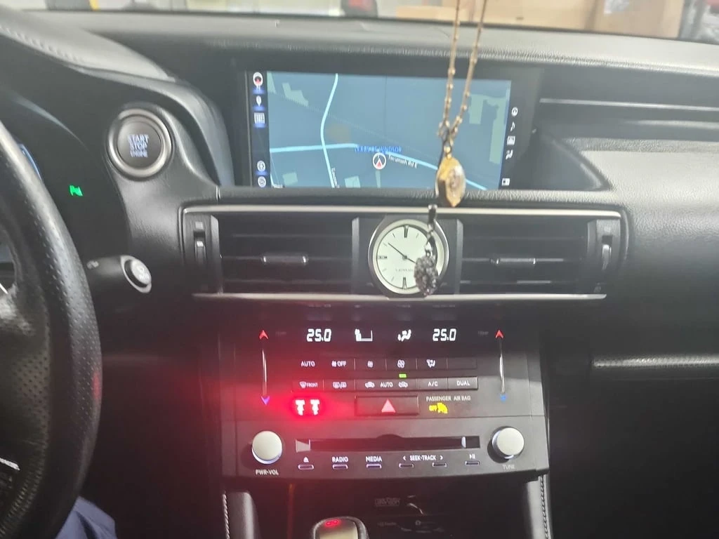 Lexus RC * 350 * CARFAX * БЕЗ ПЪРВОНАЧАЛНА ВНОСКА - изображение 9