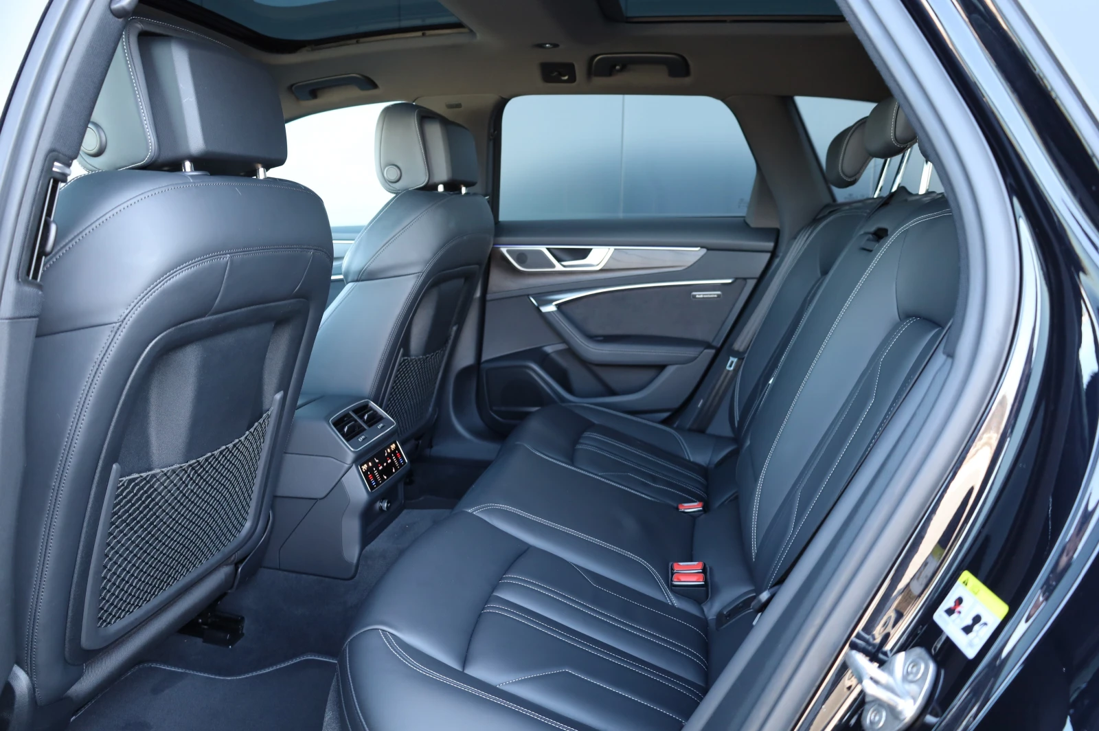 Audi S6 AUDI EXCLUSIVE* HD MATRIX LIGHTS* B&O* PANO* 360* , снимка 17 - Автомобили и джипове - 53835458