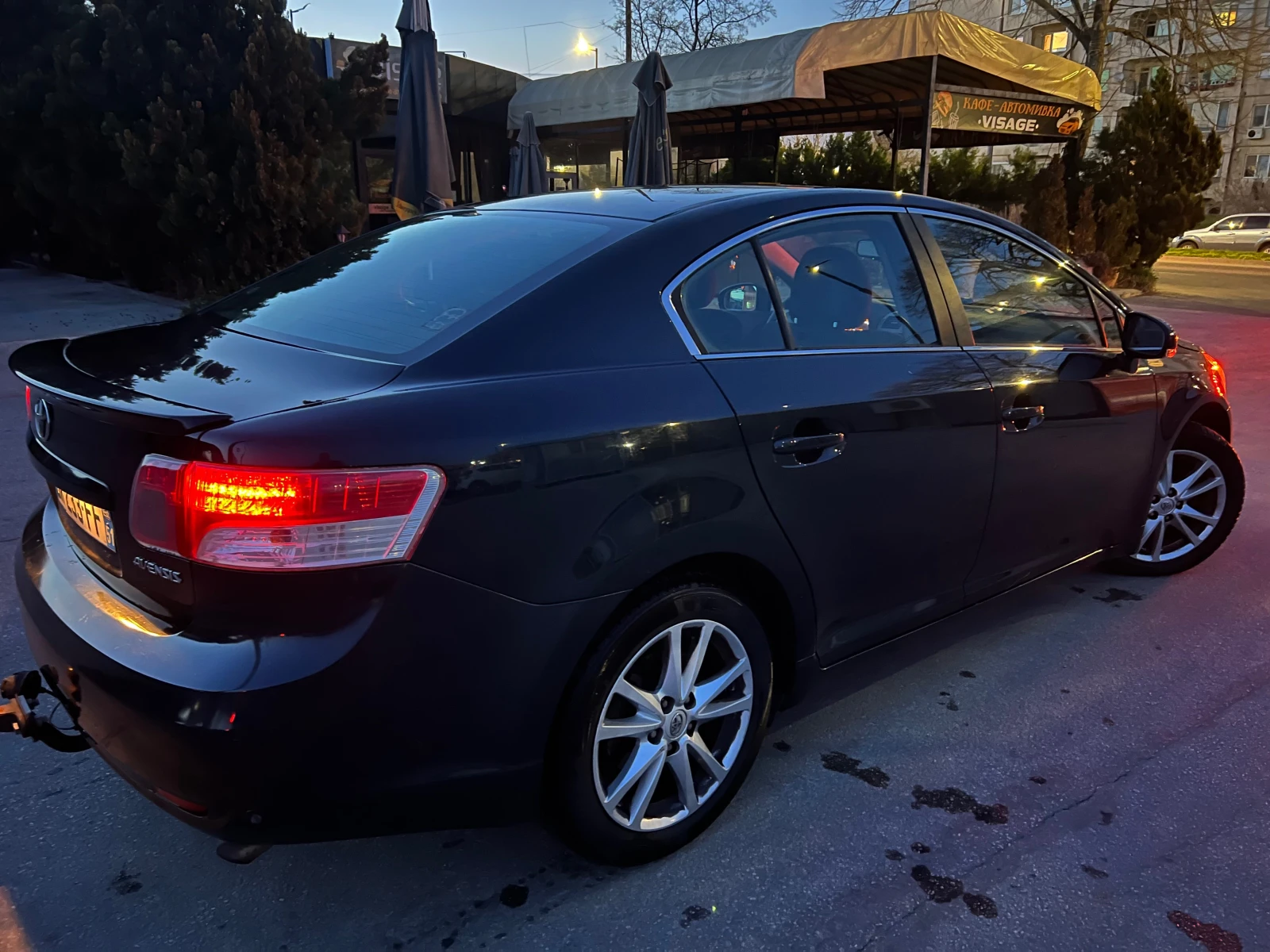 Toyota Avensis 2.0 D-4D CLIMA/NAVI/CAMERA, снимка 15 - Автомобили и джипове - 53867328