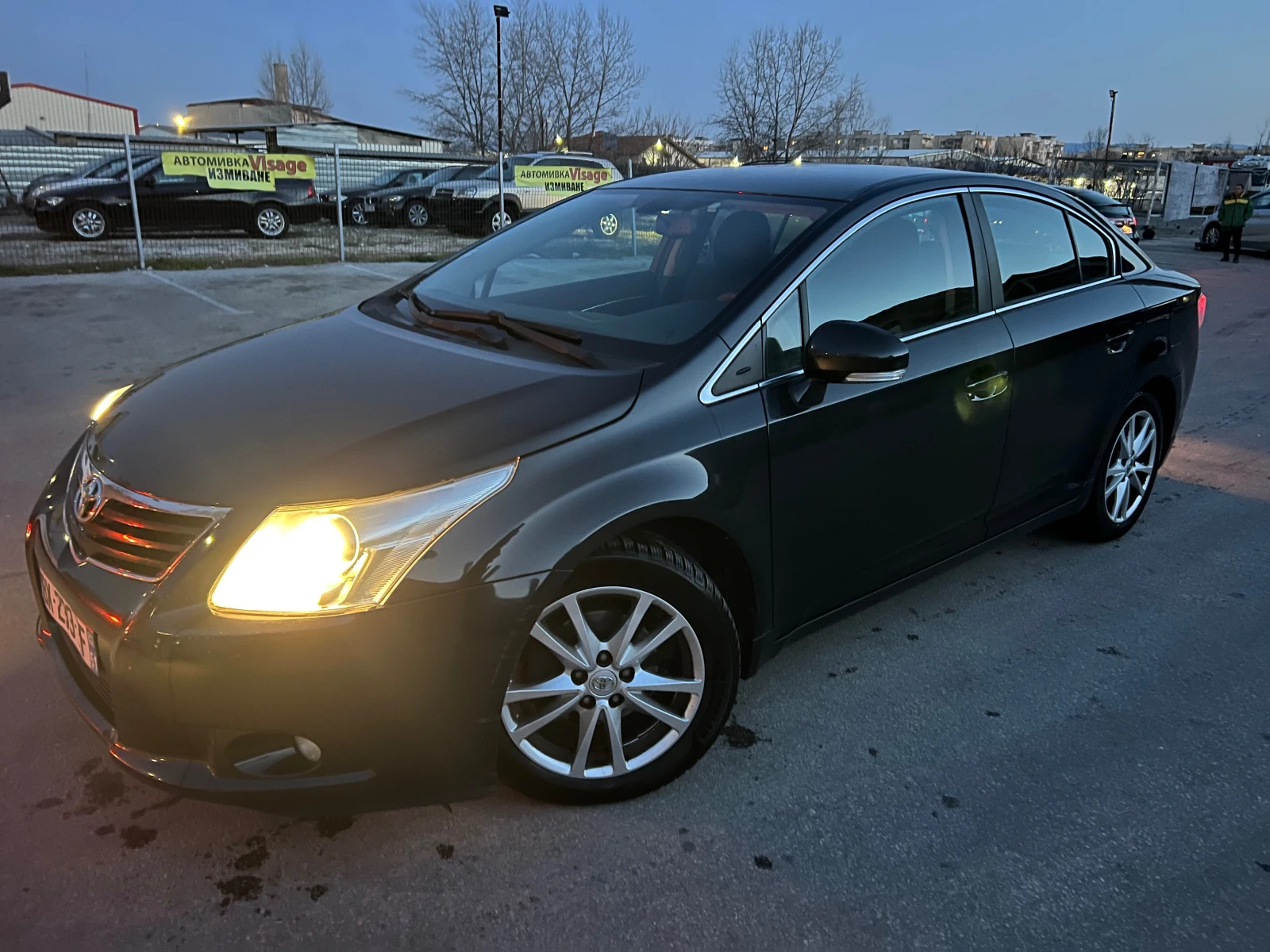 Toyota Avensis 2.0 D-4D CLIMA/NAVI/CAMERA, снимка 13 - Автомобили и джипове - 53867328