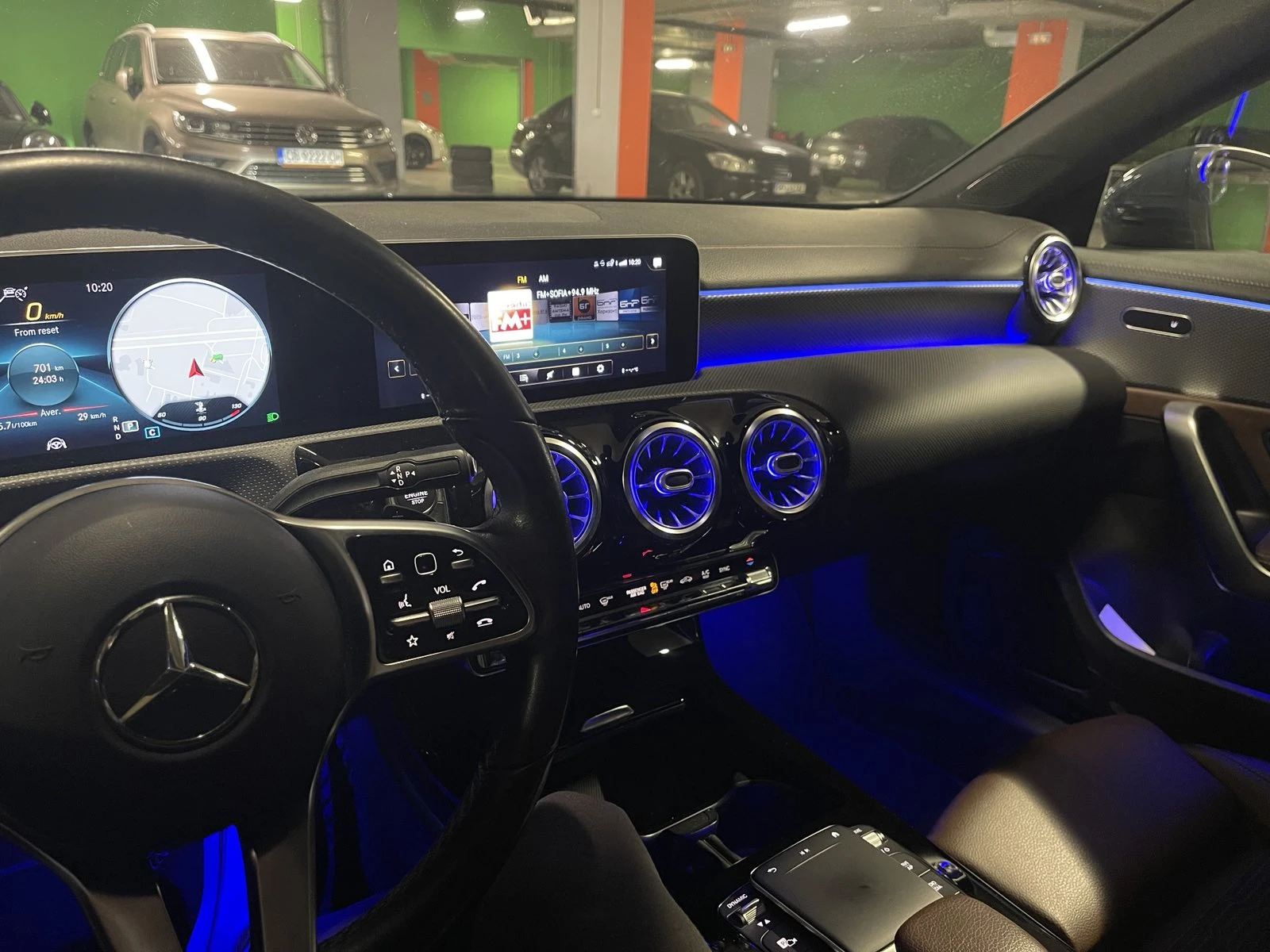 Mercedes-Benz CLA 180 ПЕРФЕКТЕН!/ Ambient light / FULL екстри , снимка 11 - Автомобили и джипове - 53886179