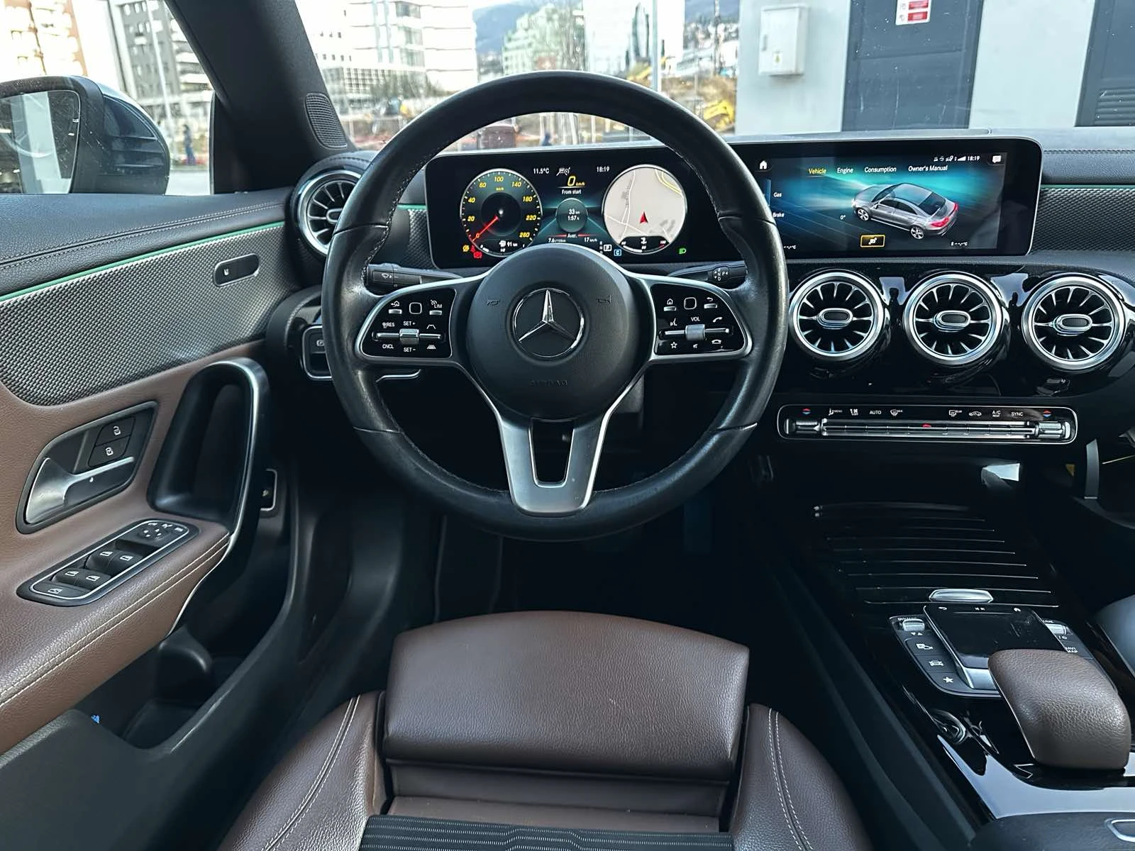 Mercedes-Benz CLA 180 ПЕРФЕКТЕН!/ Ambient light / FULL екстри , снимка 10 - Автомобили и джипове - 53886179